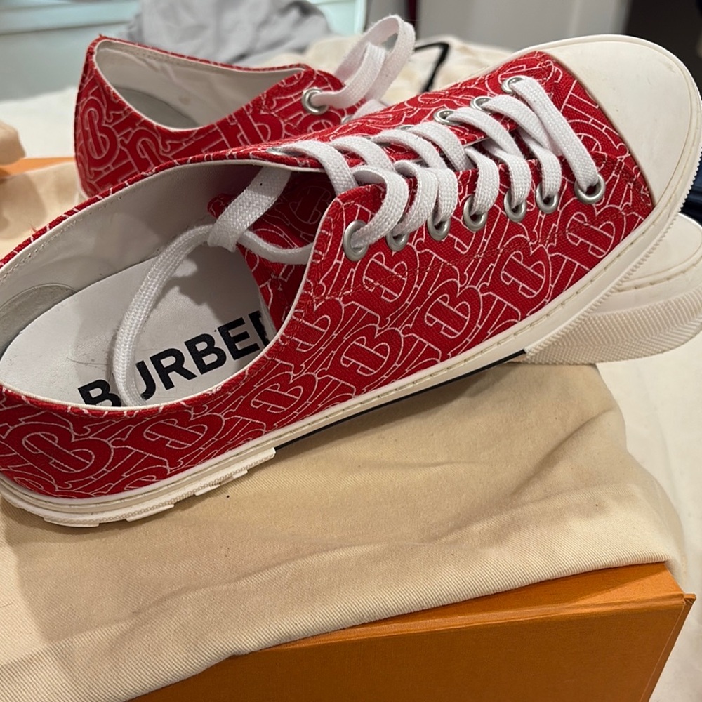 Burberry Red and White Sneakers Casual Streetwear
